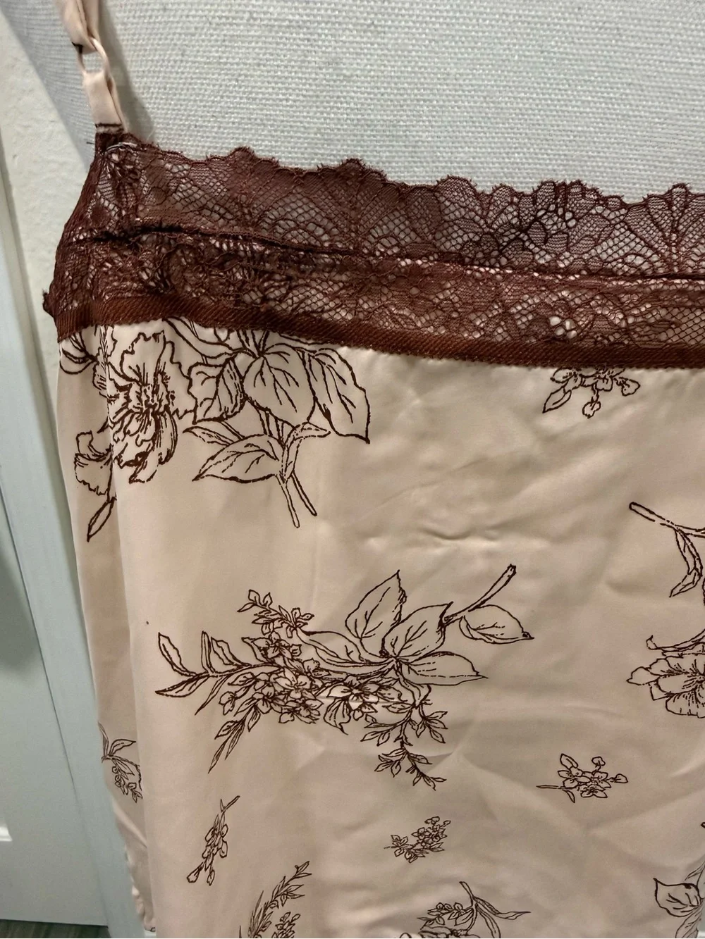 NWT Old Navy Lace Trim Floral Cami Top
